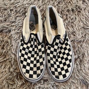Vans men 8/women 9 checkered Slip-On Shoes - Black and White pattern